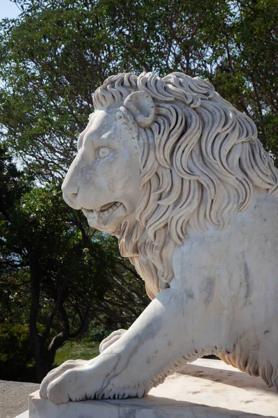 Vorontsov Sarayı 'nın güney terasının mermer aslanları.