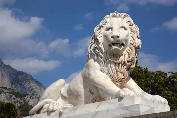 Vorontsov Sarayı 'nın güney terasının mermer aslanları.