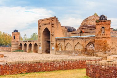 Gisar şehrinde eski bir medrese