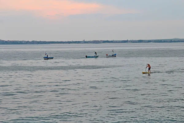 Pêcheurs Surfeurs Dans Les Vagues Mer Noire Coucher Soleil — Photo