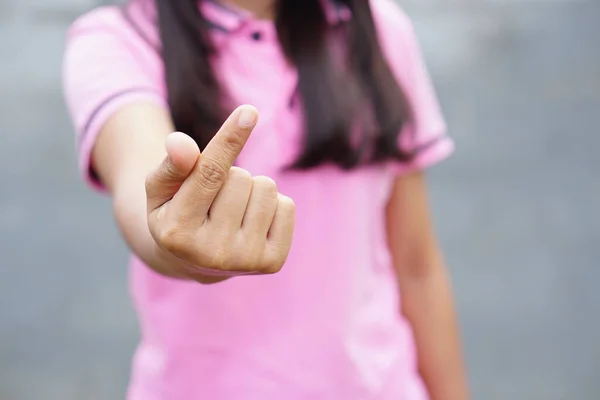 Asiatisk Kvinnas Hand Liten Hjärtsymbol — Stockfoto