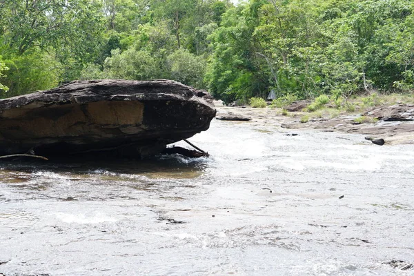 Piedra Que Fue Golpeada Por Agua Arroyo —  Fotos de Stock