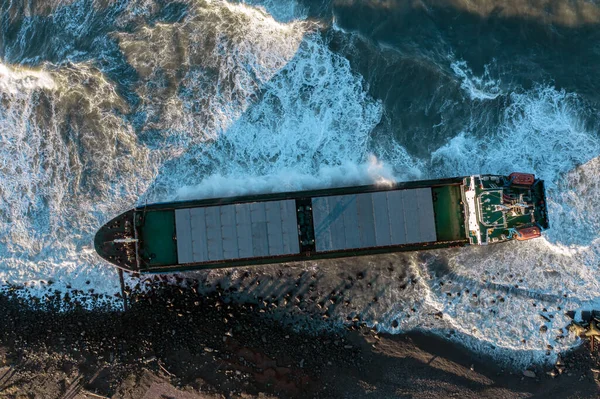 Navio Carga Seca Desembarcou Durante Uma Tempestade Marítima Derrames Petróleo — Fotografia de Stock
