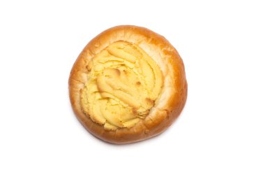 Bir vatrushka yakın plan beyaz arka planda izole edilmiş. Fırın ürünleri. Rus geleneksel turtası.