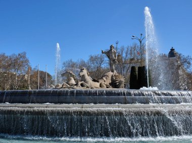 Madrid 'de neoklasik tarzda neptün çeşmesi, İspanya