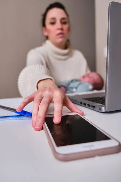 Mother Caucasian Newborn Working Home Laptop Baby Items White Table — Stock Photo, Image