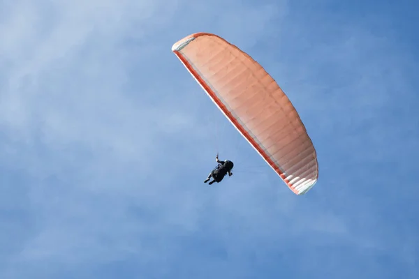 Adventurous Sportswoman Paragliding Blue Sky White Clouds — Stock Photo, Image