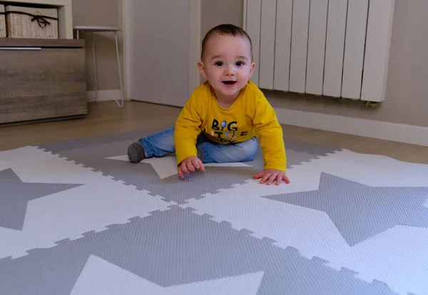 Month Old Caucasian Baby Crawling Play Mat Home — Stock Photo, Image