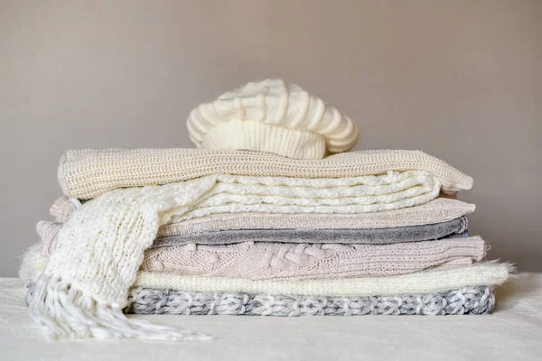 Viel Winterkleidung Wolle Pullover Decken Mütze Und Schal — Stockfoto