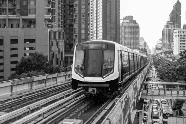 Bangkok Tayland 'daki Skytrain ve Cityscape Güneydoğu Asya
