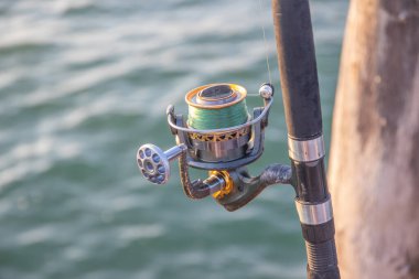 Makara ayağı, makaralı koltuk, makaralı, bobinli halat ve makaralı fren çubuğu.