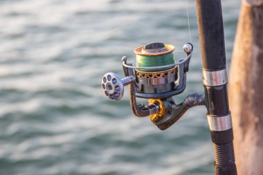 Makara ayağı, makaralı koltuk, makaralı, bobinli halat ve makaralı fren çubuğu.