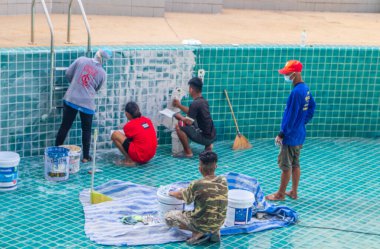  Bir yüzme havuzunun yenileme, onarım ve döşeme işleri