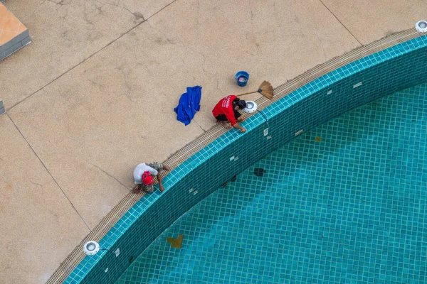 Trabajos Renovación Mantenimiento Reparación Alicatado Una Piscina —  Fotos de Stock