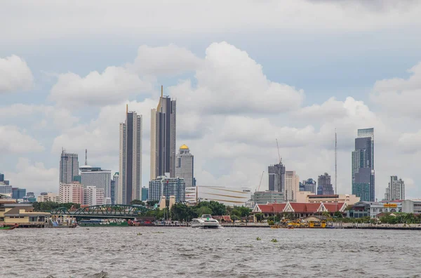 Chaophraya Nehri ve Bangkok Tayland 'ın Güneydoğu Asya manzarası