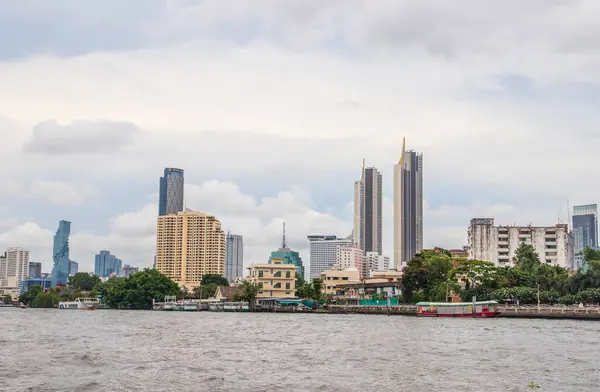 Chaophraya Nehri ve Bangkok Tayland 'ın Güneydoğu Asya manzarası