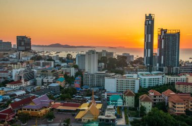Günbatımında Pattaya Bölgesi, Chonburi Tayland ve Güneydoğu Asya şehirleri ve binaları