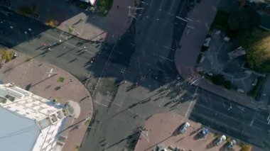 Hava aracı görüntüleri. Kyiv Caddelerinde Maraton.