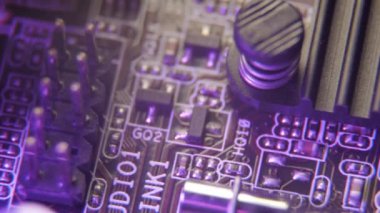 Bilgisayar elektronik anakart yakın çekim elementleri. Makro çekim.