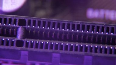 Bilgisayar elektronik anakart yakın çekim elementleri. Makro çekim.