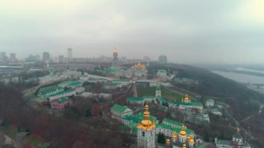Kyiv Pechersk Lavra 'nın hava aracı görüntüleri.