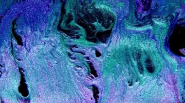 Neon mavisi ve mor mor renklerin karışımı soyut boya. Sıvı renkli inanılmaz organik arkaplan.