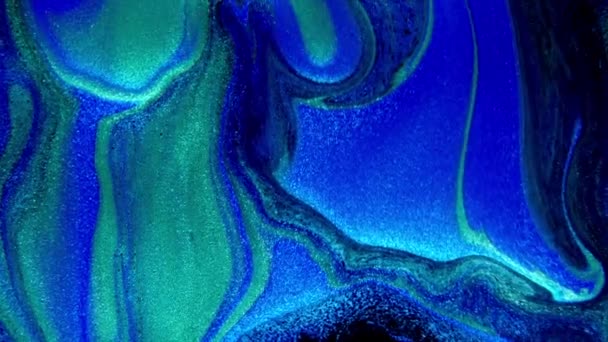 Tinta abstracta pintando fondo azul y azul. Mezcla de pinturas acrílicas, patrón de arte fluido abstracto de mármol. — Vídeo de stock