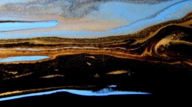 Akışkan sanat video akışı efekti çiziyor. Sıvı boya, sıçrama ve girdapla karıştırılmış sanat eserleri. Altın, beyaz ve gök mavisi renkleri ile arkaplan hareketi