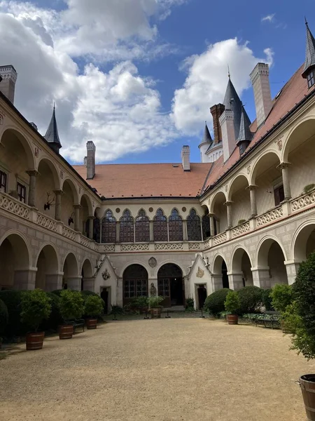 Courtyard Zleby Castle Czech Republic — Stok fotoğraf