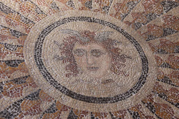 Mosaico Medusa Sul Pavimento Del Palazzo Del Gran Maestro Dei — Foto Stock