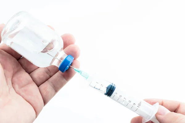 Médecin Prépare Vaccin Pour Injecter Patient Sur Fond Blanc — Photo