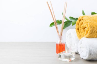 Lüks konsepti, dinlenme, bakım, yazın kaplıcada rahatlama.