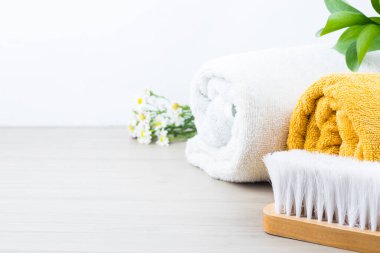 Lüks konsepti, dinlenme, bakım, yazın kaplıcada rahatlama.