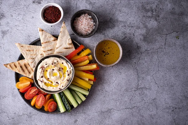 Hummus Dibuat Dengan Kacang Arab Dan Digerogoti Dengan Minyak Zaitun — Stok Foto