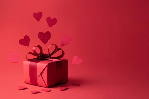 Many Hearts Flying Gift Red Background Present Valentine Day Birthday Immagine Stock