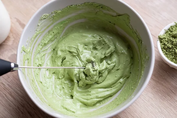 Matcha Whipped Cream Bowl Dalgona Matcha Latte Whipping Foam Cappuccinatore — Stock Photo, Image