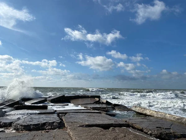 Waves Sea Shore Blue Sky Day Stone Barriers Sea — Stock Photo, Image