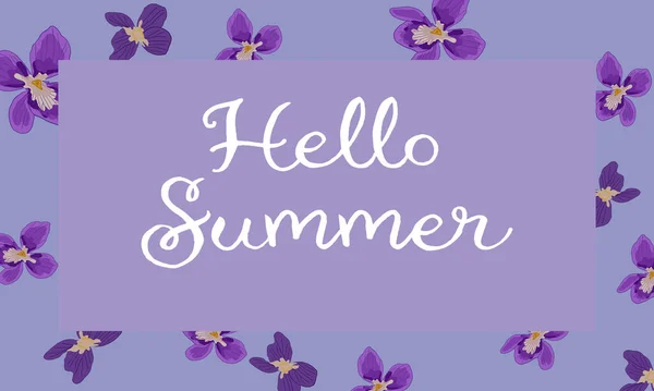 Επιγραφή Hello Summer Μωβ Φόντο Floral Φωτεινό Φόντο Καλοκαιρινές Διακοπές — Διανυσματικό Αρχείο