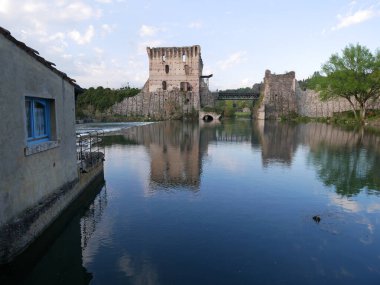 İtalya, Verona yakınlarındaki Borghetto Konsolosu Mincio.