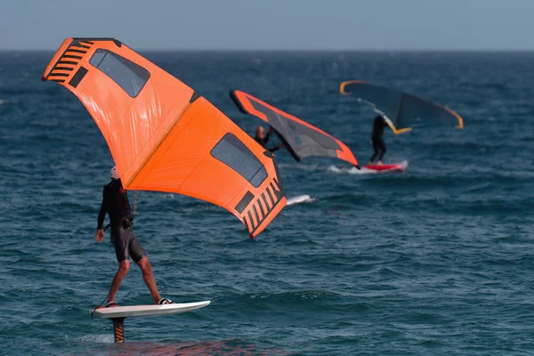 Een Groep Vleugelfolie Met Behulp Van Handheld Opblaasbare Vleugels Hydrofoil — Stockfoto