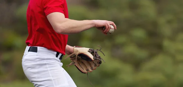 Honkbal Werper Klaar Werpen Honkbal Wedstrijd College Softbal Speler — Stockfoto