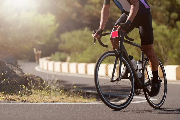 Αρσενικό Ποδηλάτης Ιππασία Αγωνιστικά Ποδήλατο Άνθρωπος Ποδηλασία Στην Ύπαιθρο Καλοκαιρινό — Φωτογραφία Αρχείου