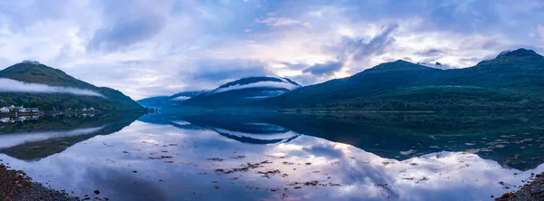 Szeroki Widok Panoramiczny Piękny Zachód Słońca Nad Loch Long Szkocji — Zdjęcie stockowe