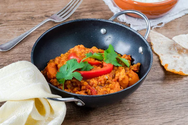 Indian Vegetarian Roșu Linte Dhal Curry Roti — Fotografie, imagine de stoc
