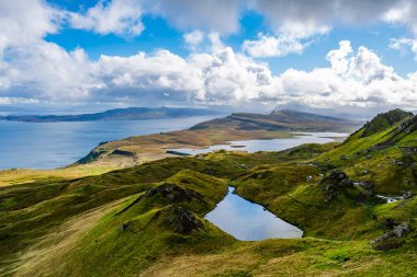 Raasay adası manzarası ve Raasay 'ın Sesi Storr' un Yaşlı Adamı, Skye Adası, İskoçya