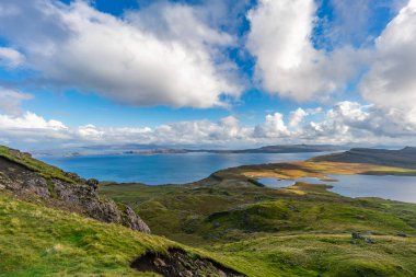 İskoçya 'nın Skye Adası, Storr' un İhtiyar Adamı 'ndan Raasay' ın Sesi 'nin görüntüsü