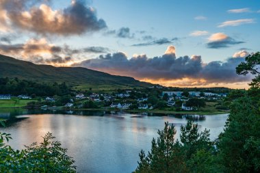 günbatımı loch portree, Isle of skye, İskoçya.
