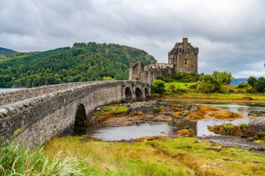 İskoçya 'nın batısındaki Eilean Donan Kalesi, İngiltere