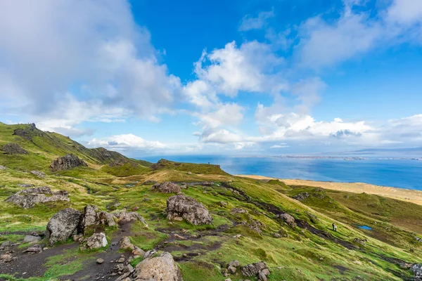 Utsikt Från Old Man Storr Med Regnbåge Över Raasay Isle — Stockfoto
