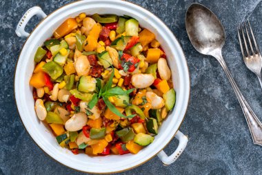 Succotash - Sebzeli, tereyağlı, kabaklı, mısır ve sucuklu Güney Amerika yemeği